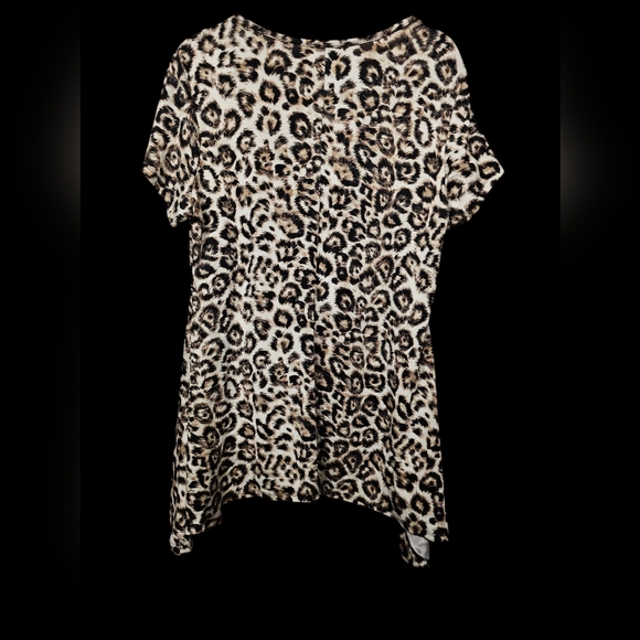 Women's Size Large Jaclyn Smith Animal Print Tunic Top With Beaded Neck‎ - Picture 2 of 5